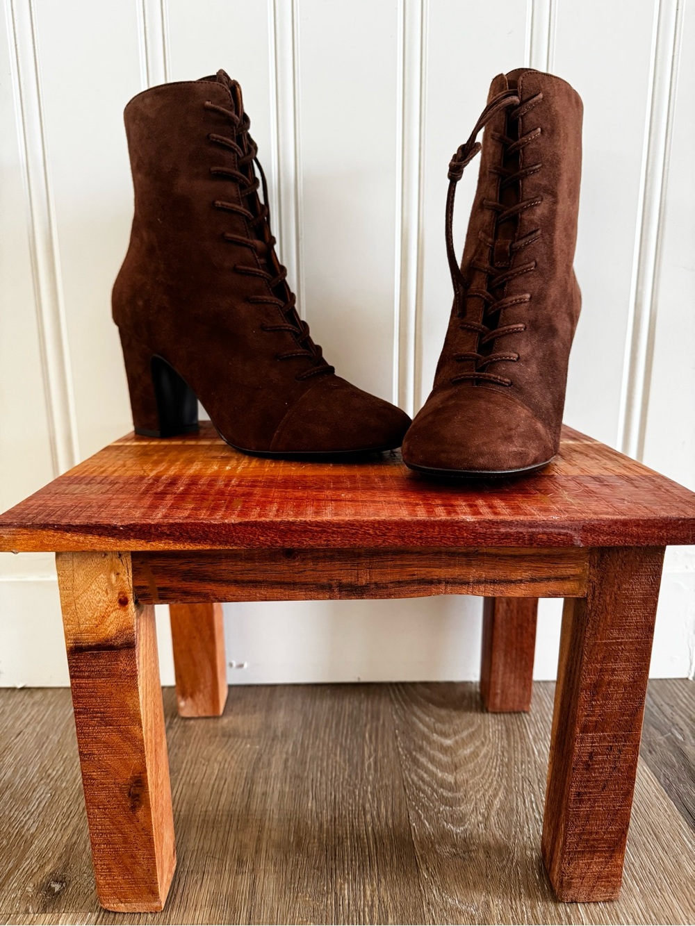 Les Souliers Sézane Brown Suede Block Heel Booties EU 39 NWT-Condition